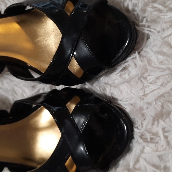 Marc Fisher Shoes - Picture 8 of 12